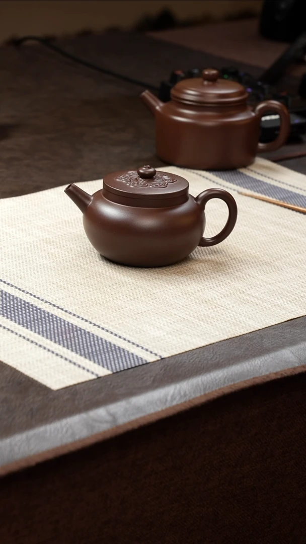 茶壶紫砂壶·21老紫泥云珠185cc