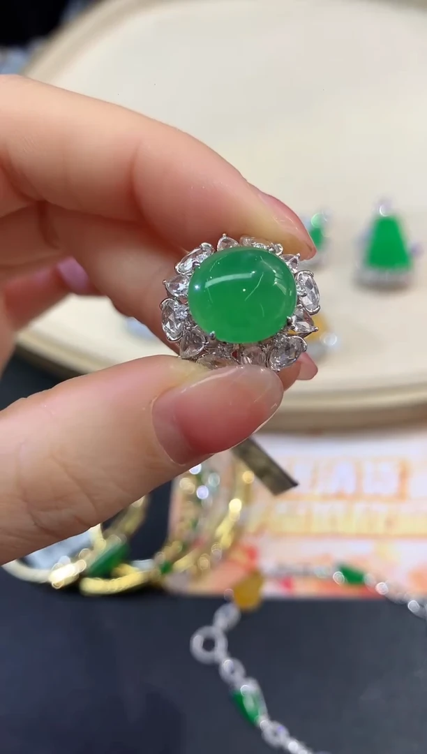 18K金镶嵌戒指翡翠戒指A112|59800