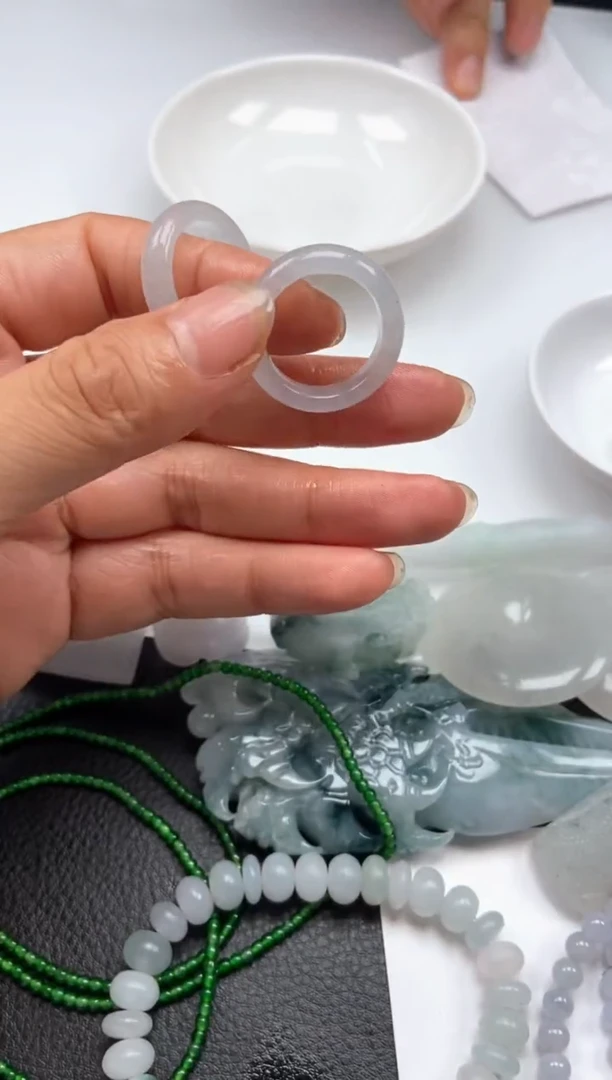 定制翡翠未镶嵌红***酱挂饰