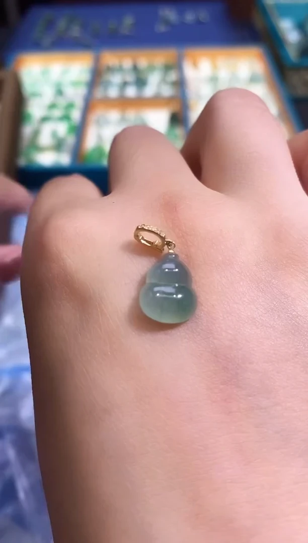 翡翠18K金镶嵌颈饰250610067