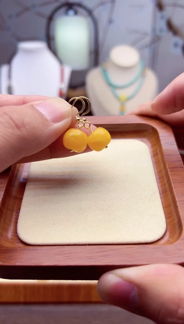 【闪购商品】蜜蜡耳饰14K金镶嵌E01