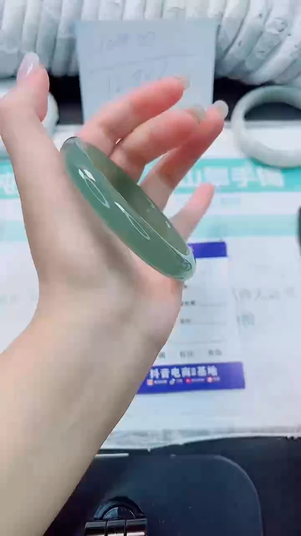 石英质玉手镯未镶嵌97/52.2