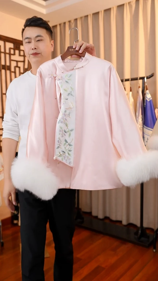 刺绣粉色冬款棉服  桑蚕丝非遗苏绣服饰