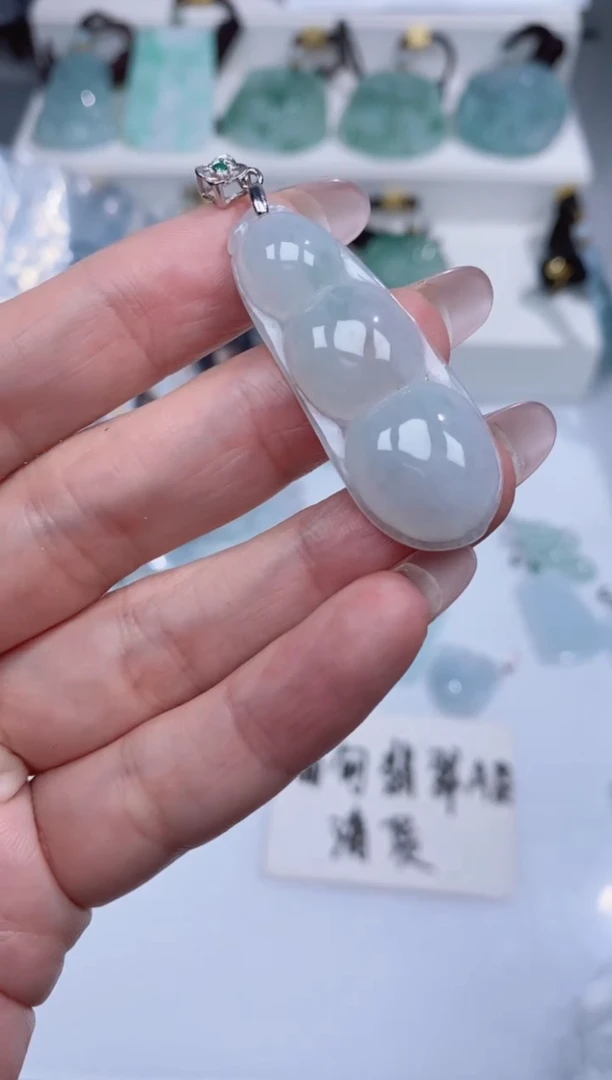 颈饰银S925镶嵌翡翠吊坠