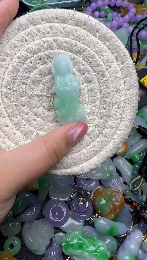 颈饰未镶嵌翡翠天然缅甸翡翠吊坠