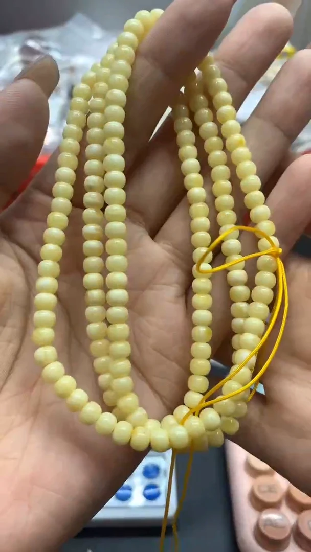 未镶嵌琥珀珠宝奇石65