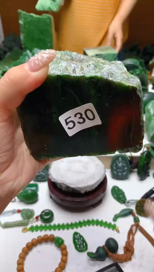 未镶嵌和田玉（碧玉）珠宝半成品1