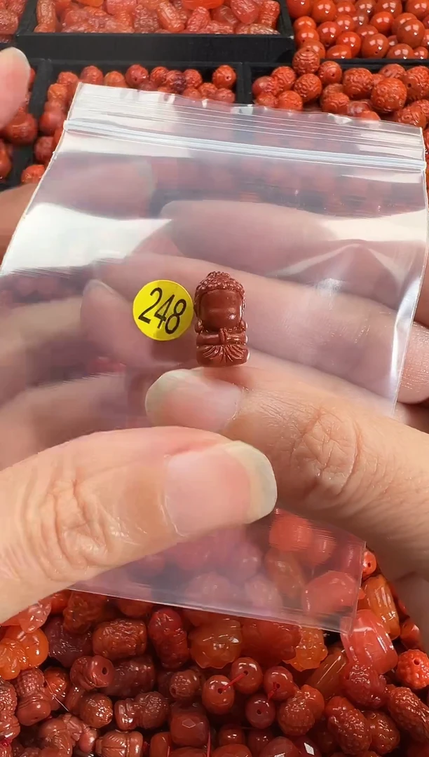 颈饰未镶嵌南红玛瑙1