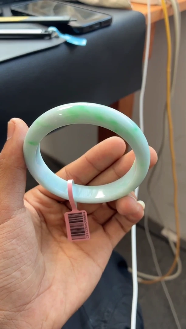 未镶嵌手镯翡翠天空蓝底水润细腻飘阳绿花 8号  55-56圈口