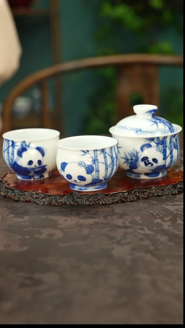画堂春熊猫夺笋盖碗+杯子