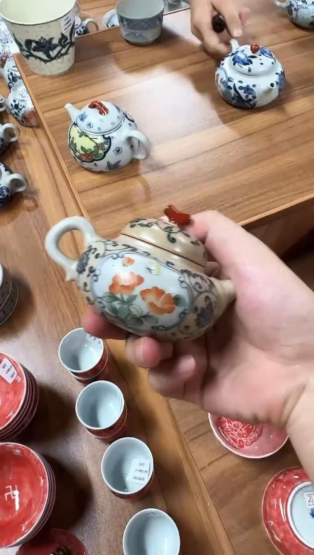 今天手机扫景德镇瓷器仓库