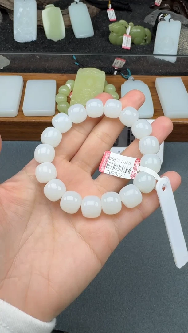 颈饰未镶嵌和田玉2