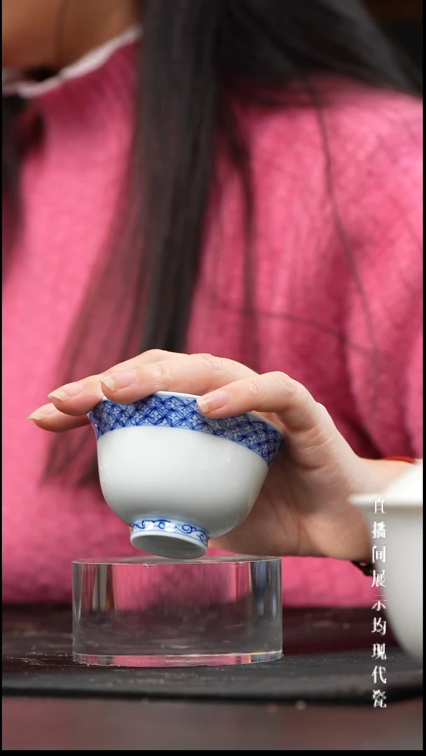 景德镇铜钱纹铃铛杯