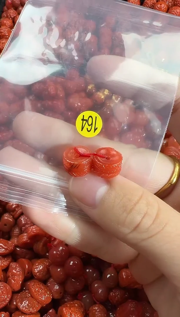 颈饰未镶嵌南红玛瑙1