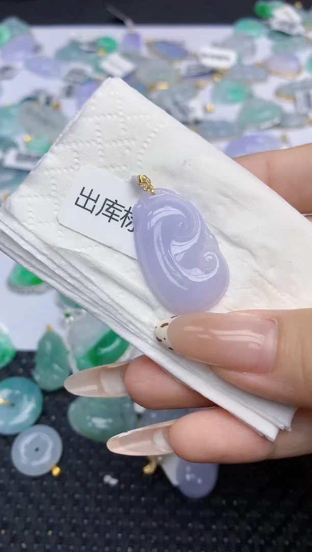 翡翠18K金镶嵌颈饰   天然翡翠A货