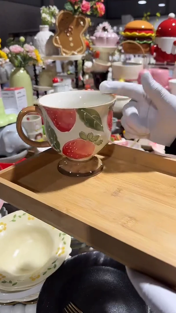 陶瓷草莓高脚杯微瑕 凑满20元包邮