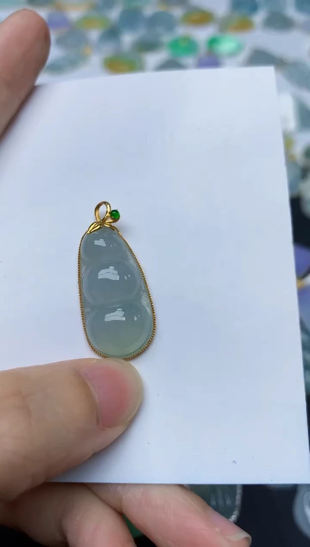 翡翠18K金镶嵌颈饰天然缅甸A货翡翠