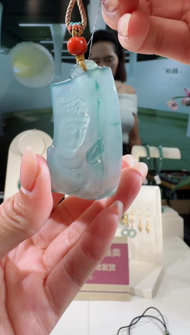 翡翠未镶嵌吊坠(不含链)观音