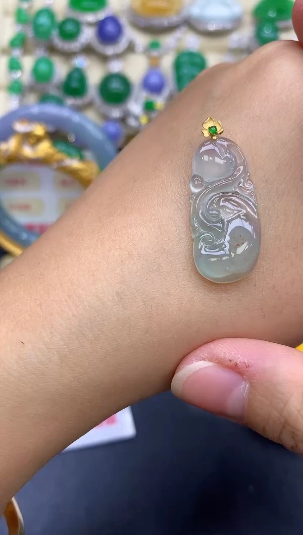 颈饰18K金镶嵌翡翠43-中国好珍宝