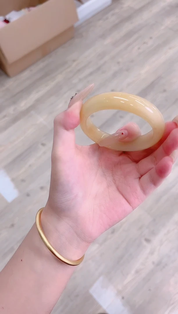 未镶嵌手镯石英质玉315-54黄