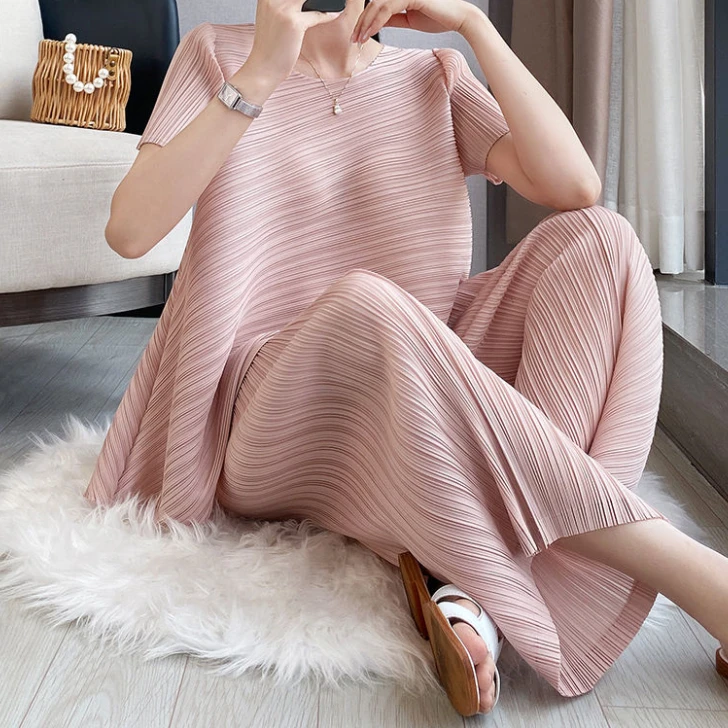 三宅褶皱时尚休闲套装女夏季2025新款不规则上衣宽松阔腿裤两件套