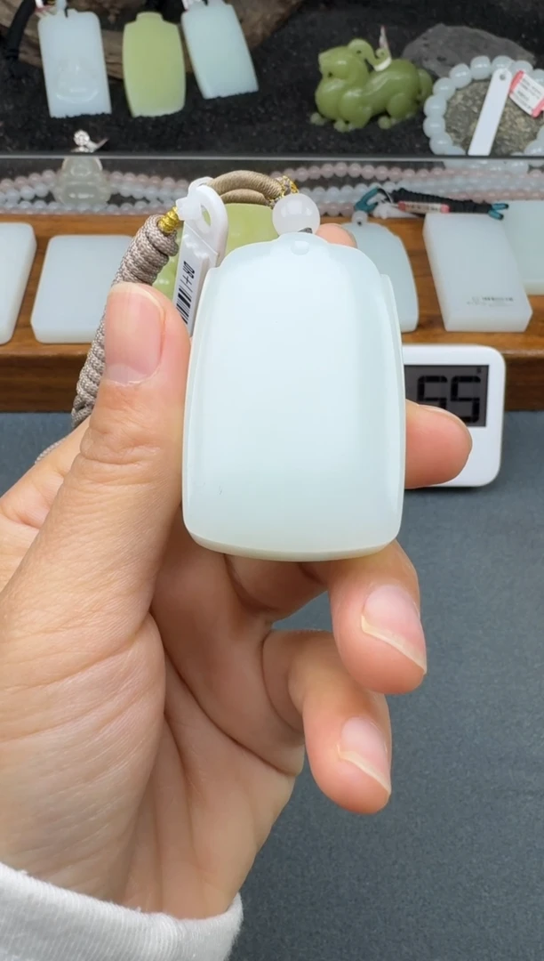 颈饰未镶嵌和田玉2