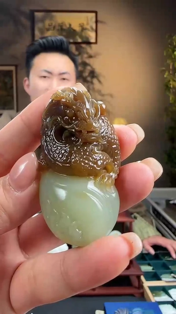 【闪购商品】和田玉吊坠未镶嵌糖玉龙c4818