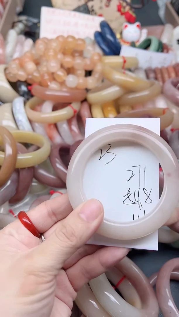 未镶嵌手镯石英质玉271