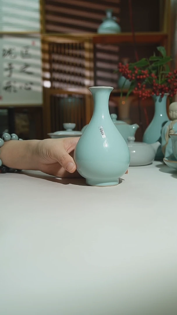 天青珑匠玉壶春瓶二级0016