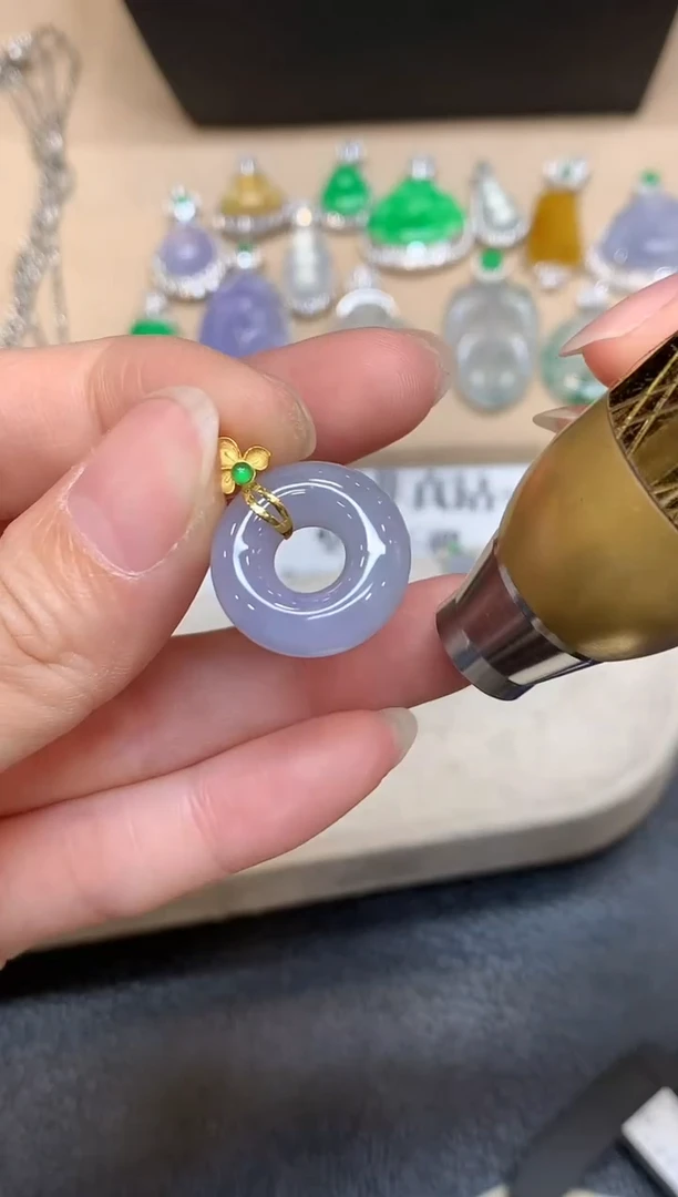 颈饰18K金镶嵌翡翠甜甜圈【无服务费