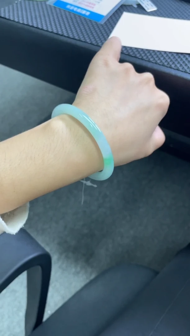 未镶嵌手镯翡翠手镯