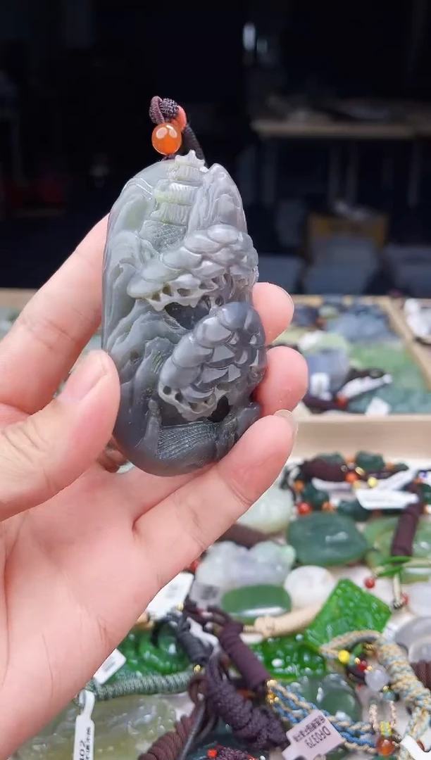 颈饰未镶嵌和田玉1