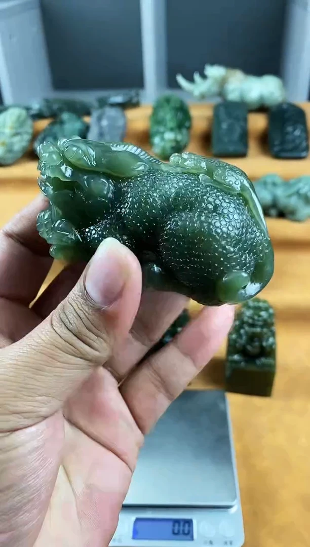 未镶嵌和田玉把件1