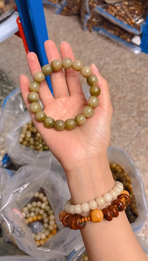 吊坠菩提根/象牙果榨菜色桶珠单圈
