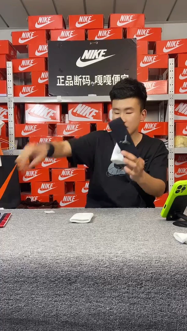 三条三色止汗带+两个白色护腕+一个黑色飞人发带 直播间过款