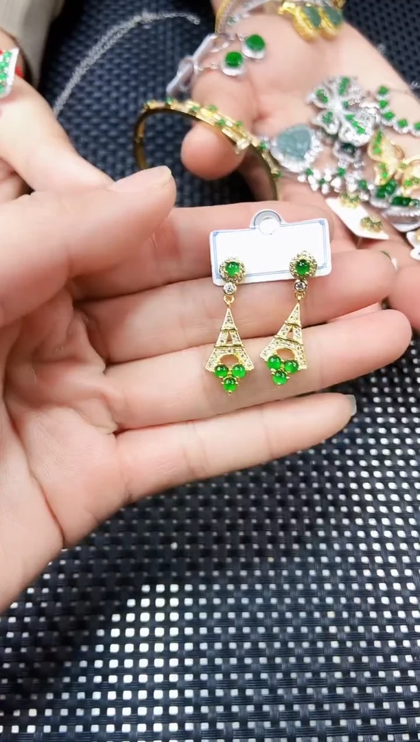 【闪购商品】翡翠耳饰未镶嵌11111111111