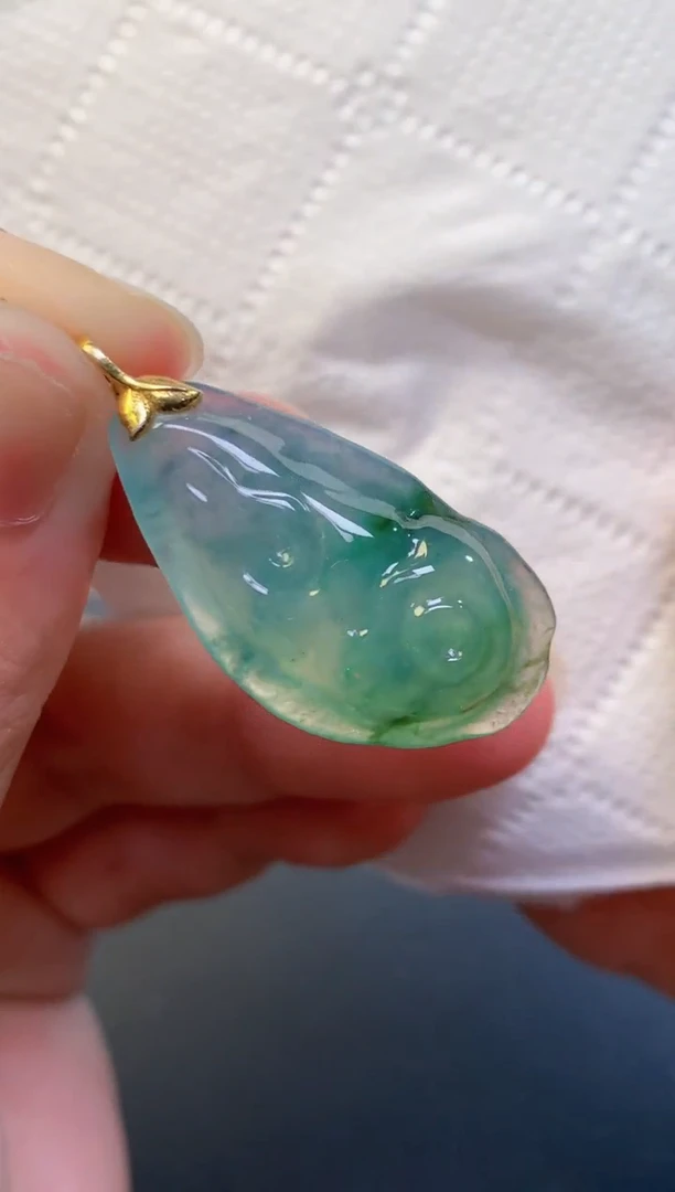 颈饰未镶嵌翡翠