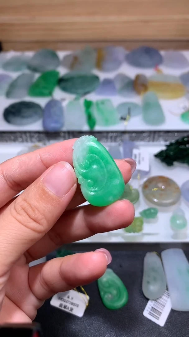 定制翡翠未镶嵌