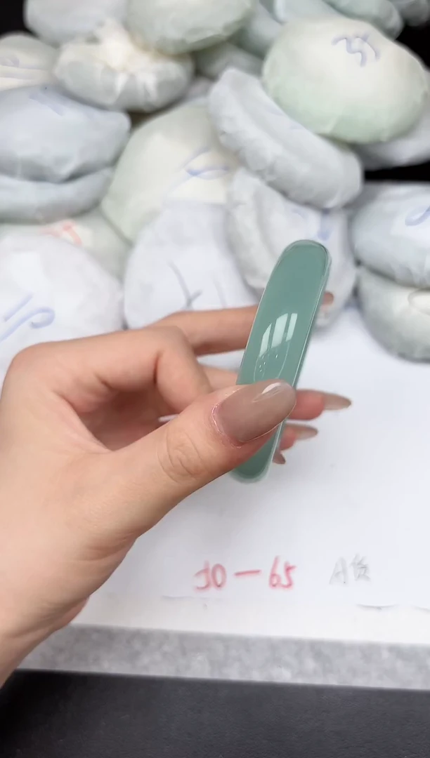 未镶嵌手镯石英质玉185-56.6