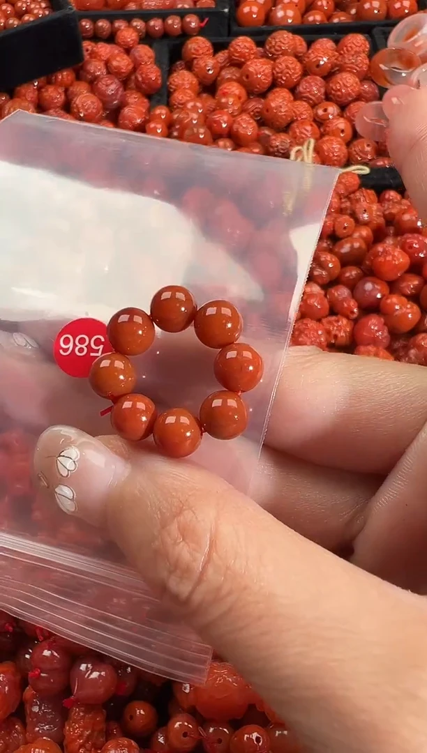 颈饰未镶嵌南红玛瑙1