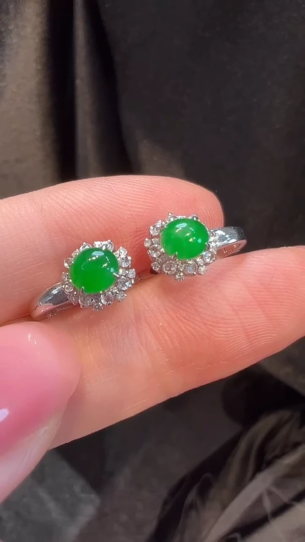 18K金镶嵌翡翠耳饰L6