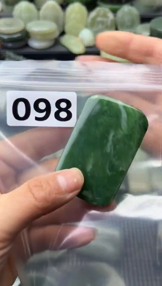 未镶嵌和田玉珠宝半成品牌子