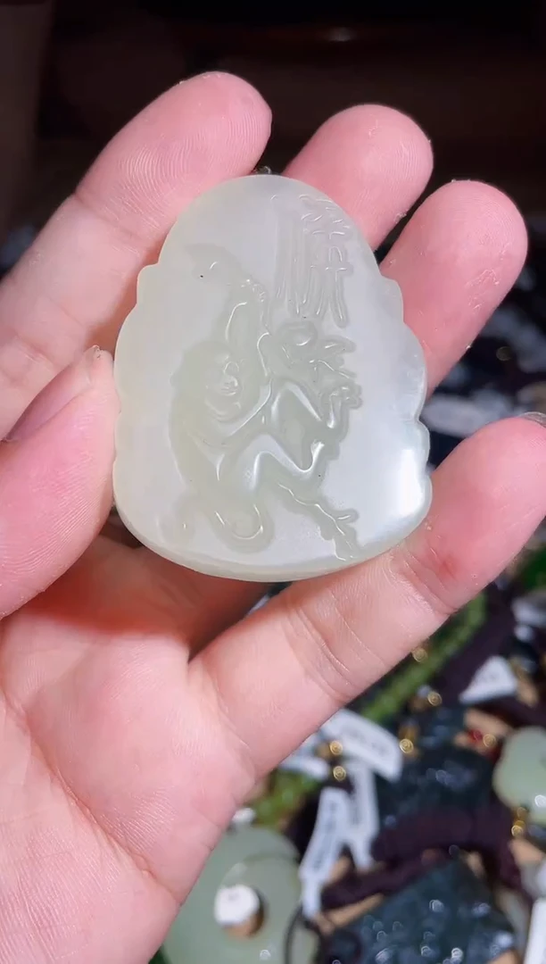颈饰未镶嵌和田玉1