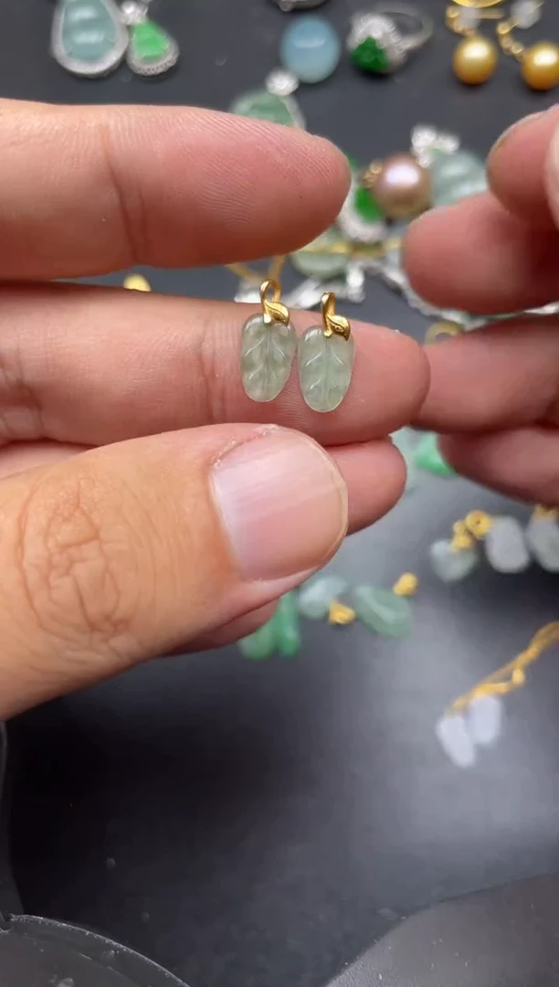 翡翠18K金镶嵌颈饰塑寄售不退换