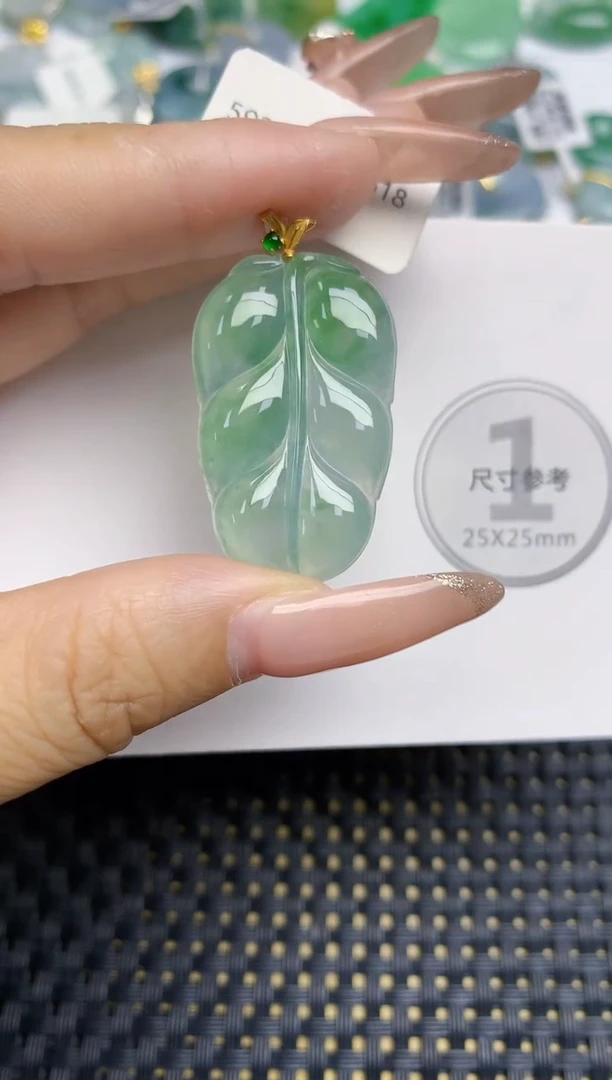 颈饰18K金镶嵌翡翠天然缅甸A货翡翠百元以上9元证书费自理
