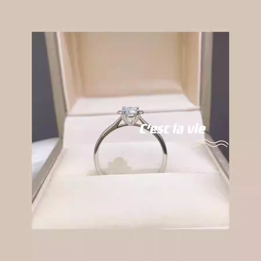 925银莫桑石戒指 幸运花瓣莫桑石女戒戒指S925银时尚结婚求婚