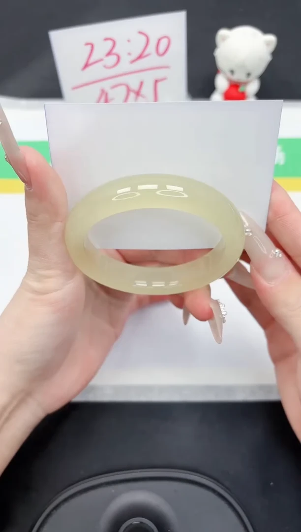 【闪购商品】石英质玉手镯未镶嵌6-58.2