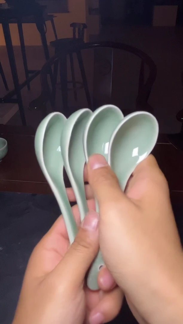 瓷青釉小勺子4只