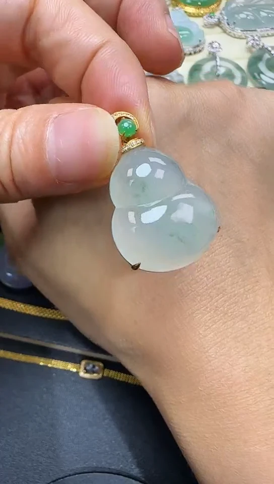 颈饰未镶嵌翡翠葫芦