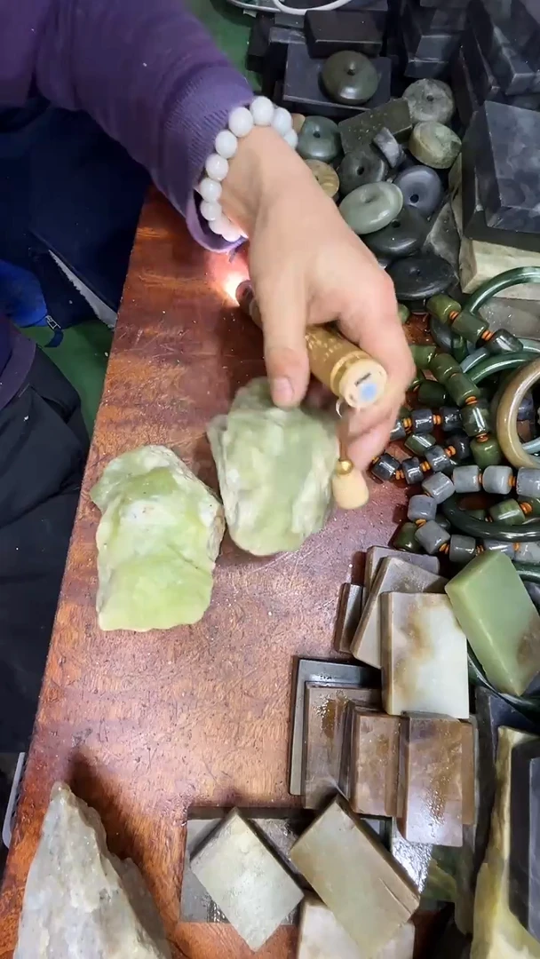 未镶嵌和田玉珠宝半成品1